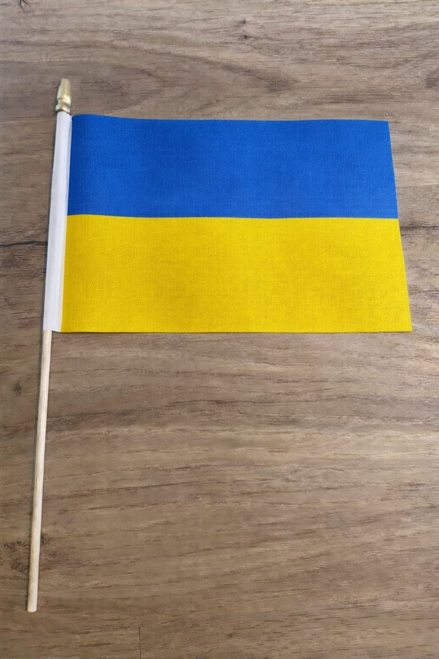 Ukraine Fahne am Stab – 30 × 22.5 cm