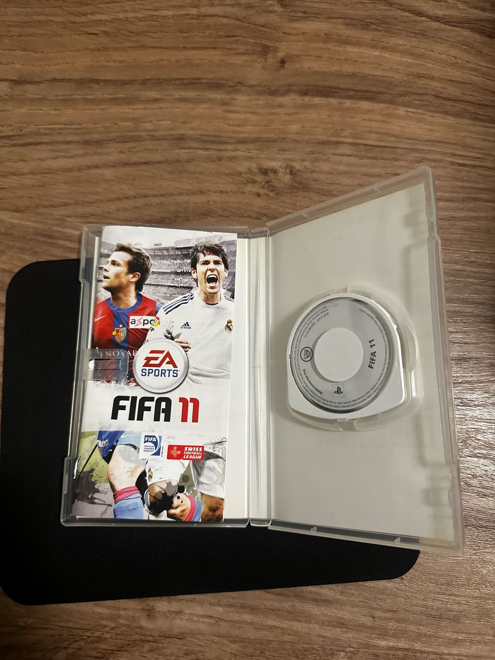 FIFA 11 - PSP Spiel – Foto 3