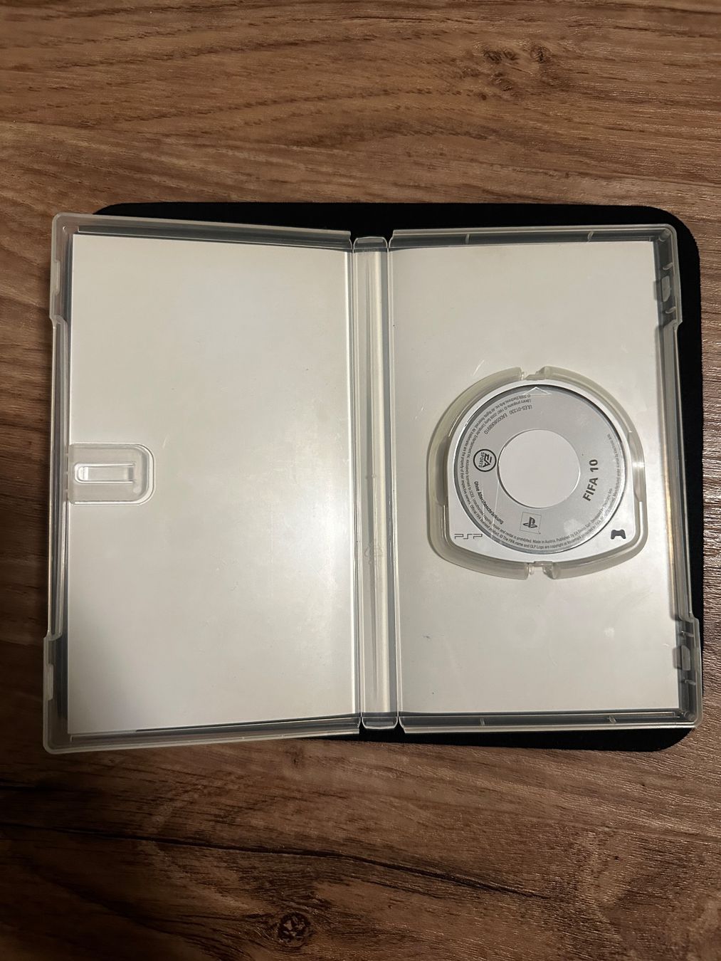 FIFA 10 - PSP Spiel – Foto 3