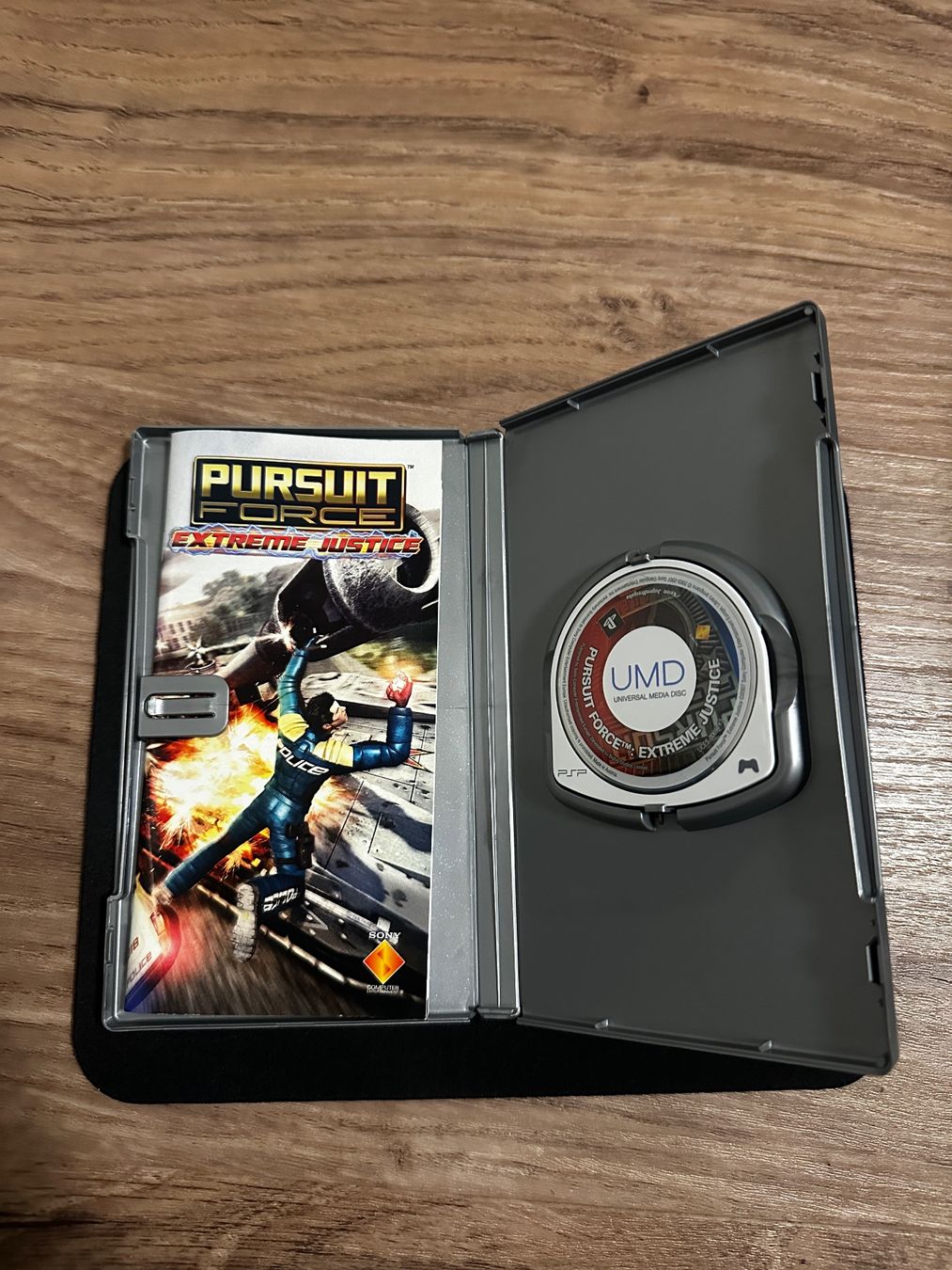 Pursuit Force: Extreme Justice - PSP Spiel – Foto 3