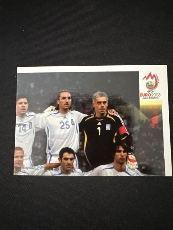 Panini UEFA EURO 2008 – Nr. 360 – Griechenland Mannschaft Teilbild oben rechts – Südamerika-Version – Originalfoto Vorderseite
