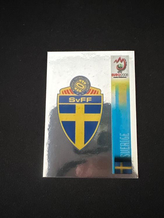 Panini UEFA EURO 2008 – Nr. 389 – Schweden Logo – Südamerika-Version – Originalfoto Vorderseite