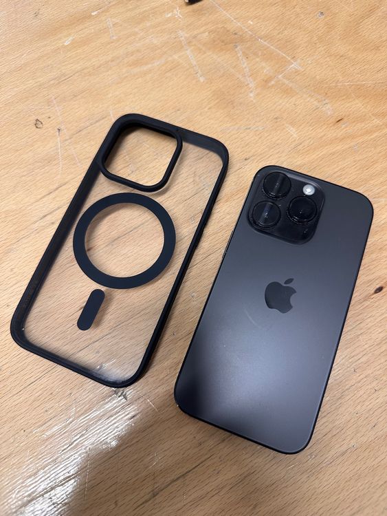 iPhone Pro MagSafe Hülle - Schwarz/Transparent
