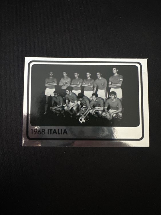 Panini UEFA EURO 2008 – Nr. 526 – Europameister 1968 Italien – Südamerika-Version – Originalfoto Vorderseite