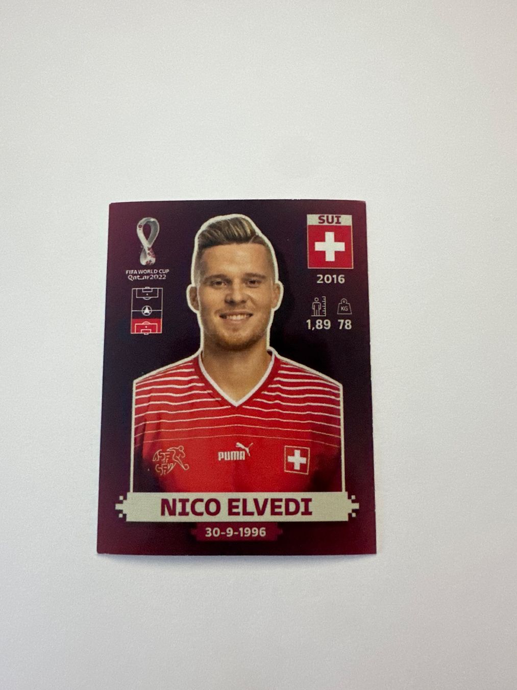 Panini FIFA WM 2022 Oryx - SUI 6 - Nico Elvedi – Original-Zustandsfoto Vorderseite